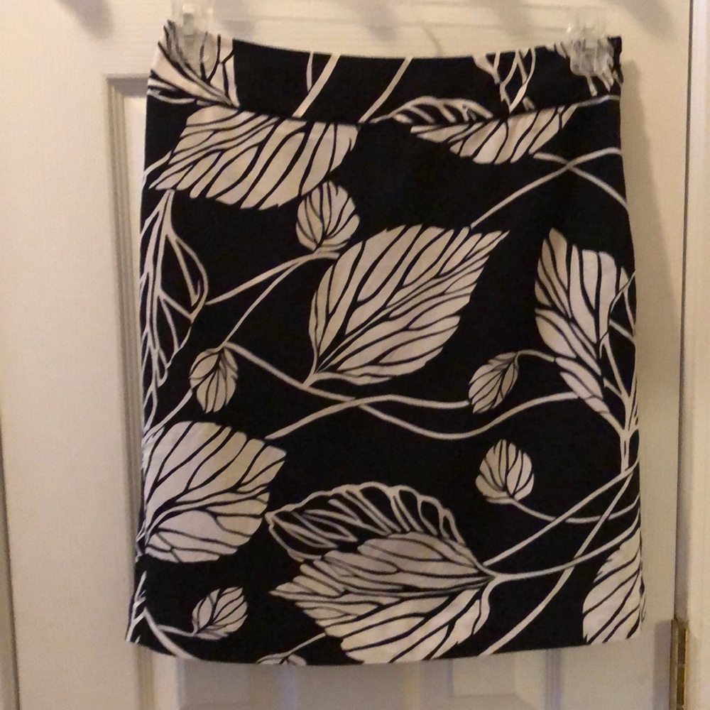 Loft size 4 skirt